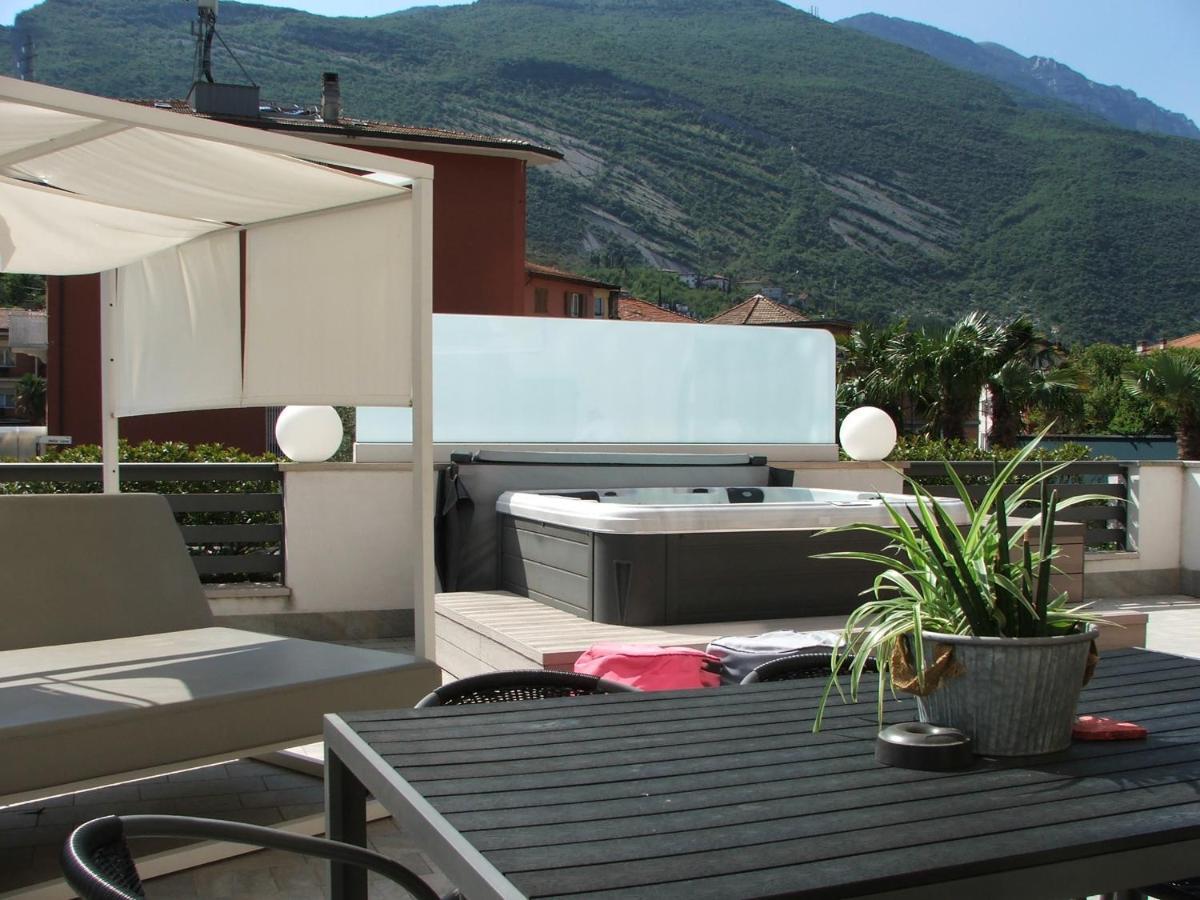 Hotel Aurora & Appartamenti Torbole Sul Garda Buitenkant foto